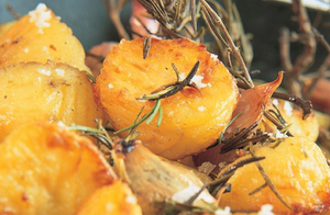 Easy Delicious Roast Potatoes - Here's How to Cook Them